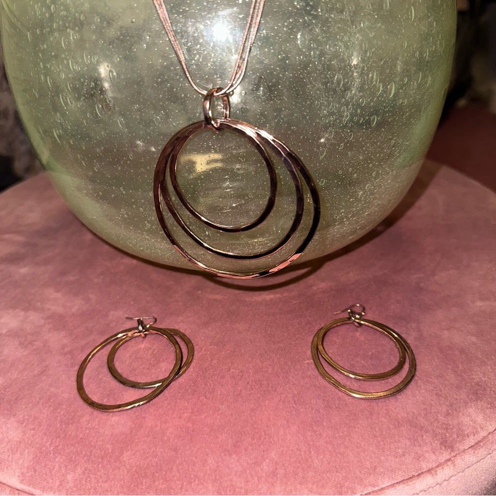 Rose gold toned necklace and earrings set